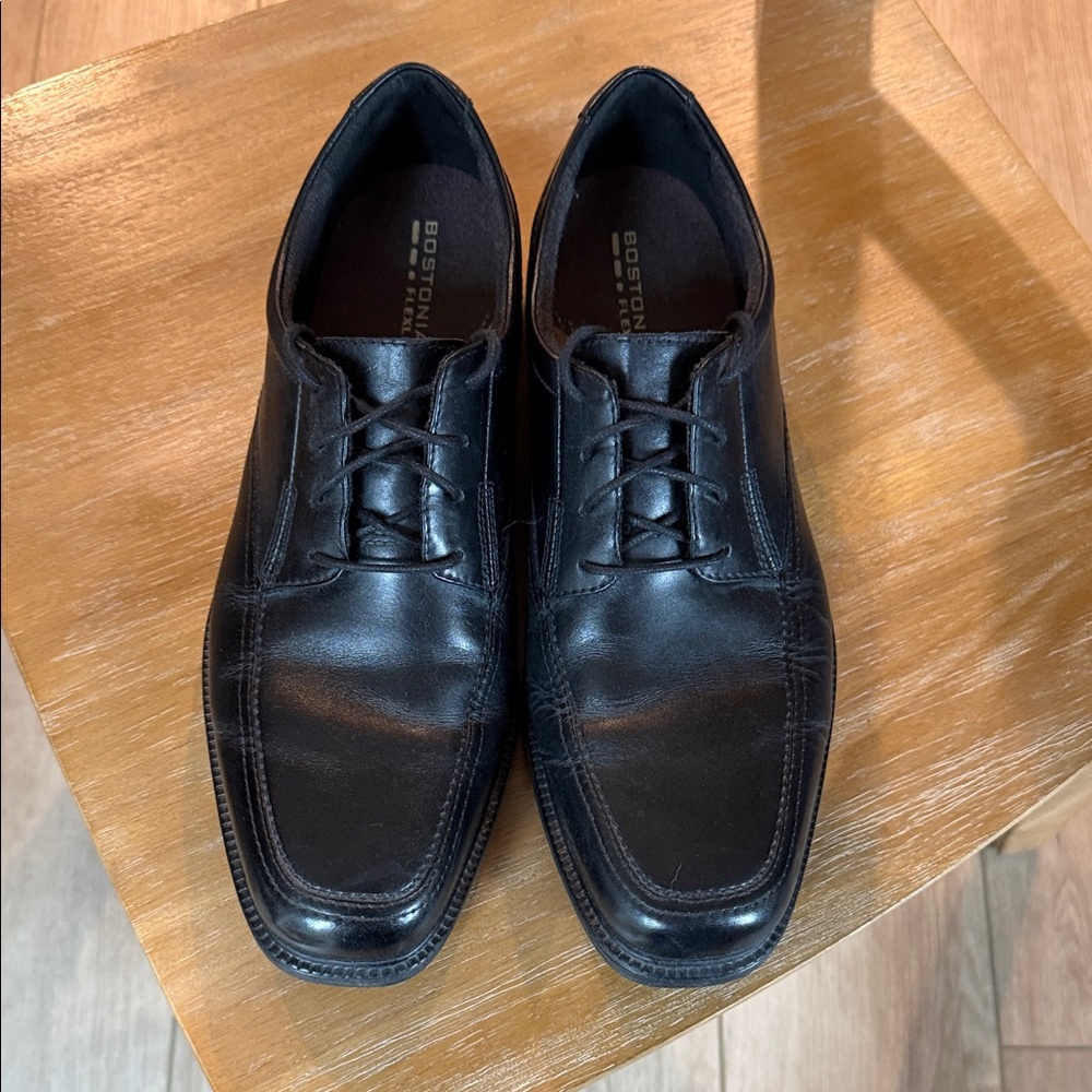 Bostonian Classic Black Leather Oxfords